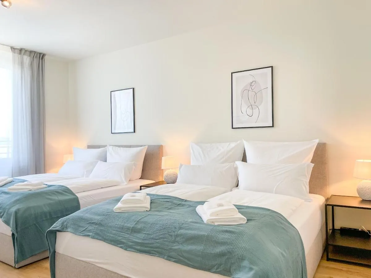 E&K Living - 6 Pers - Design Apartment - Fair - Sky-Tv - Parking Augsburg Duitsland